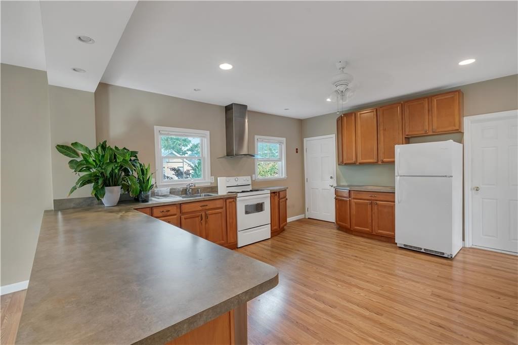 53 Burton Street Bristol, RI 02809 - Photo 3 of 27