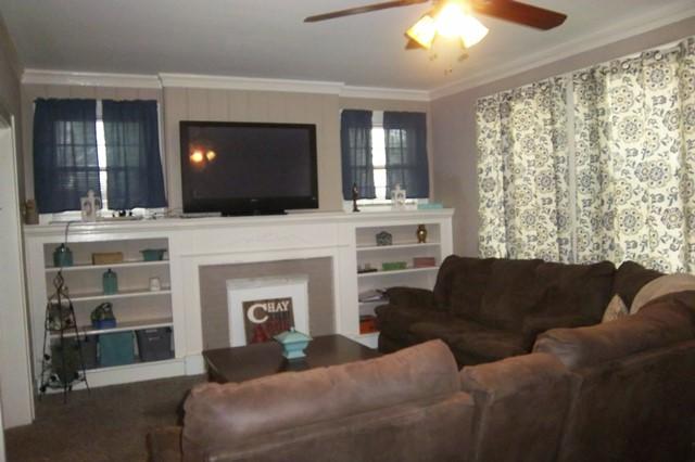 115 Howell Street Walterboro, SC 29488 - Photo 2 of 22 Living Room 2