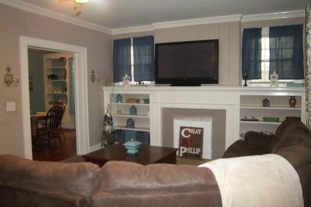 115 Howell Street Walterboro, SC 29488 - Photo 3 of 22 Living Room
