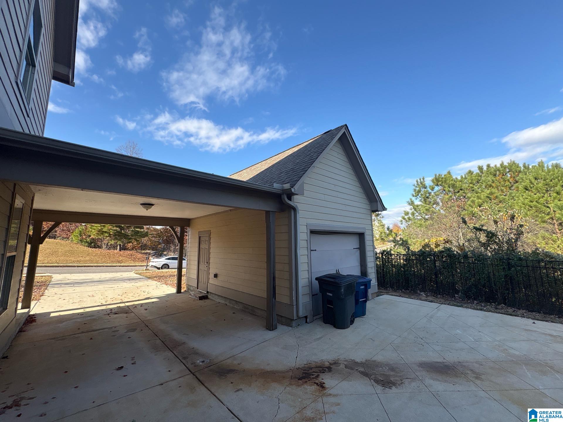 435 Lakeridge Drive Trussville, AL 35173 - Photo 2 of 26