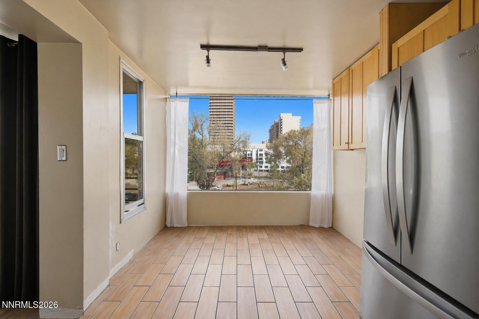 280 Island Avenue, Unit 403 Reno, NV 89501 - Photo 11 of 27 Dining Room
