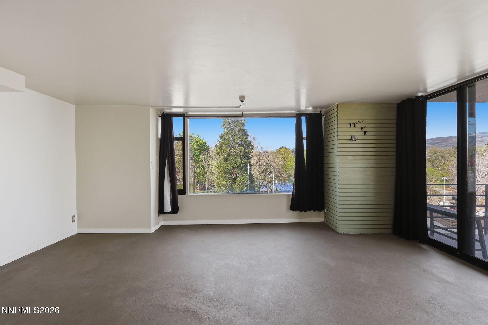 280 Island Avenue, Unit 403 Reno, NV 89501 - Photo 13 of 27 Living Room