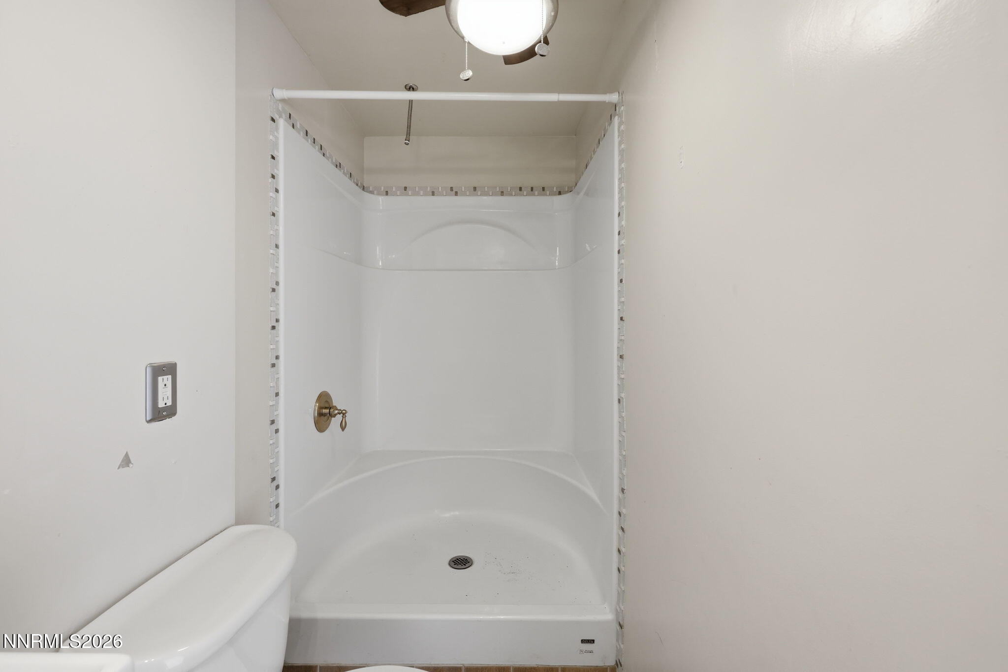 280 Island Avenue, Unit 403 Reno, NV 89501 - Photo 20 of 27 Shower