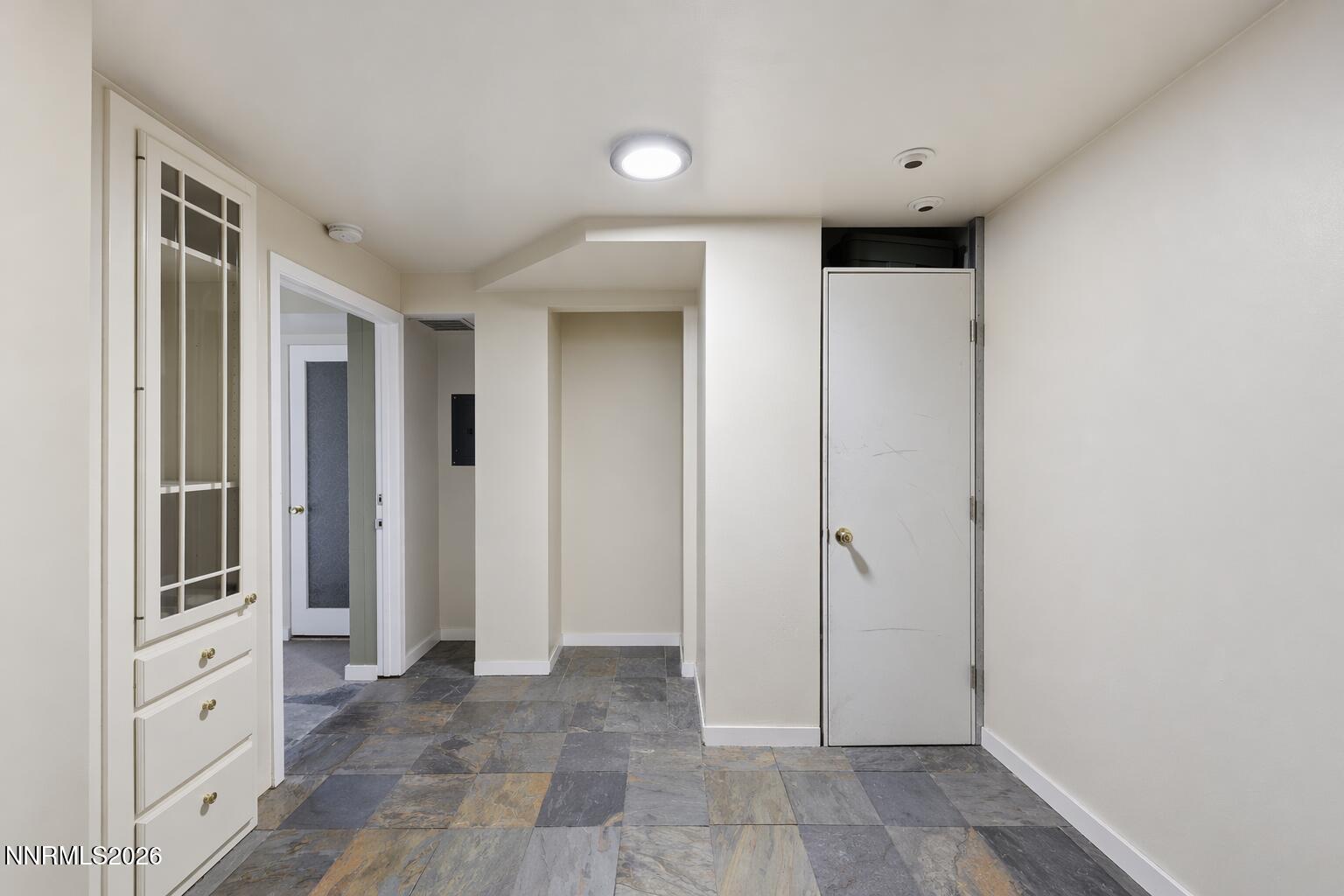 280 Island Avenue, Unit 403 Reno, NV 89501 - Photo 4 of 27 Foyer