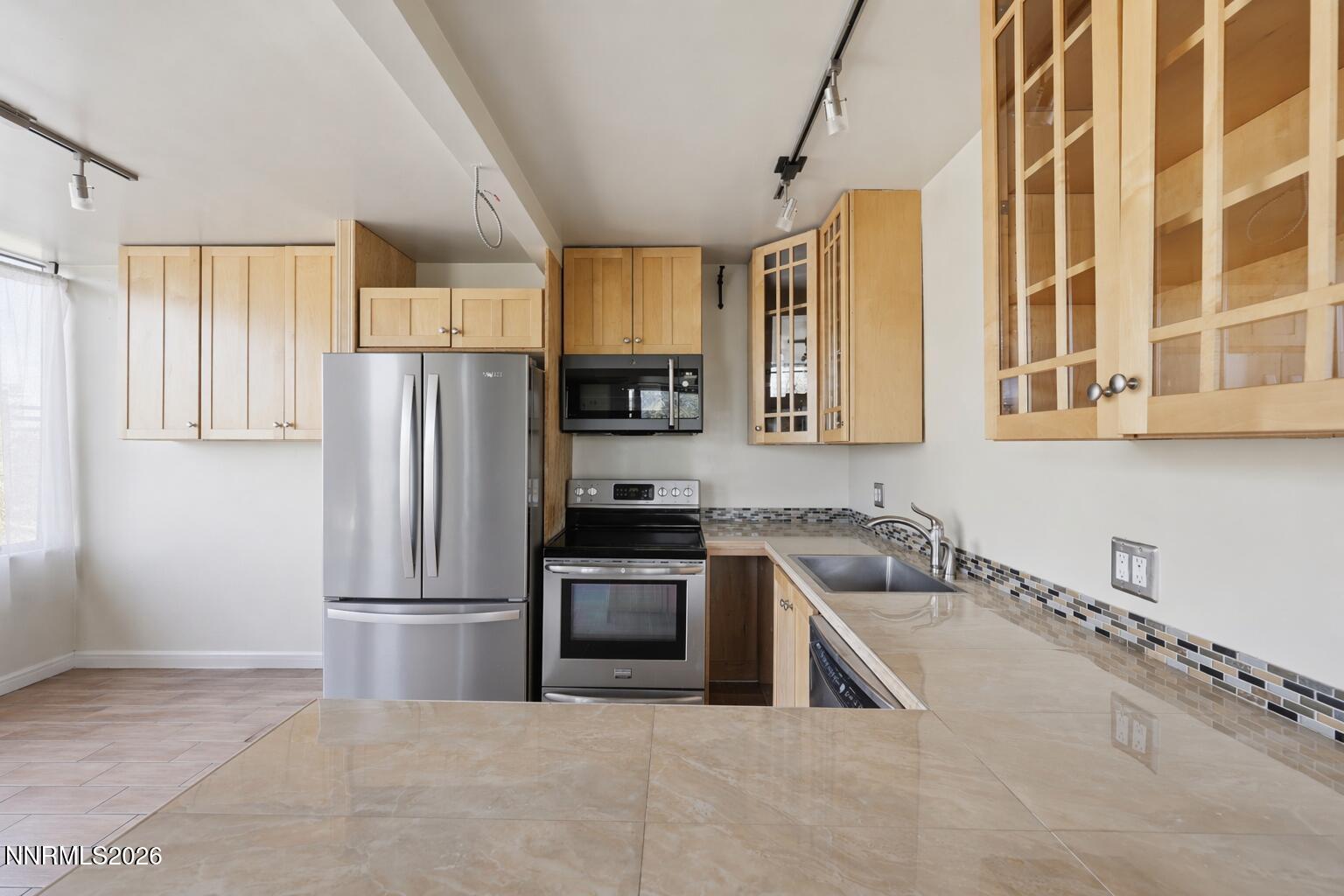 280 Island Avenue, Unit 403 Reno, NV 89501 - Photo 10 of 27 Kitchen combo