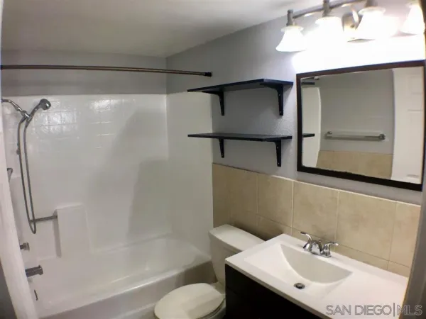 $2,950 | 13212 Salmon River Road, Unit 205, San Diego, CA 92129