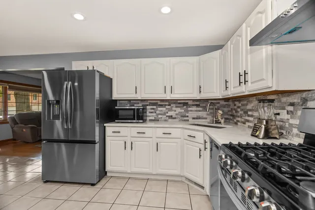 $376,300 | 7916 West 113th Place, Palos Hills, IL 60465