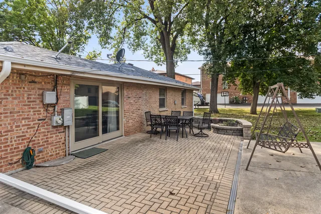 $376,300 | 7916 West 113th Place, Palos Hills, IL 60465