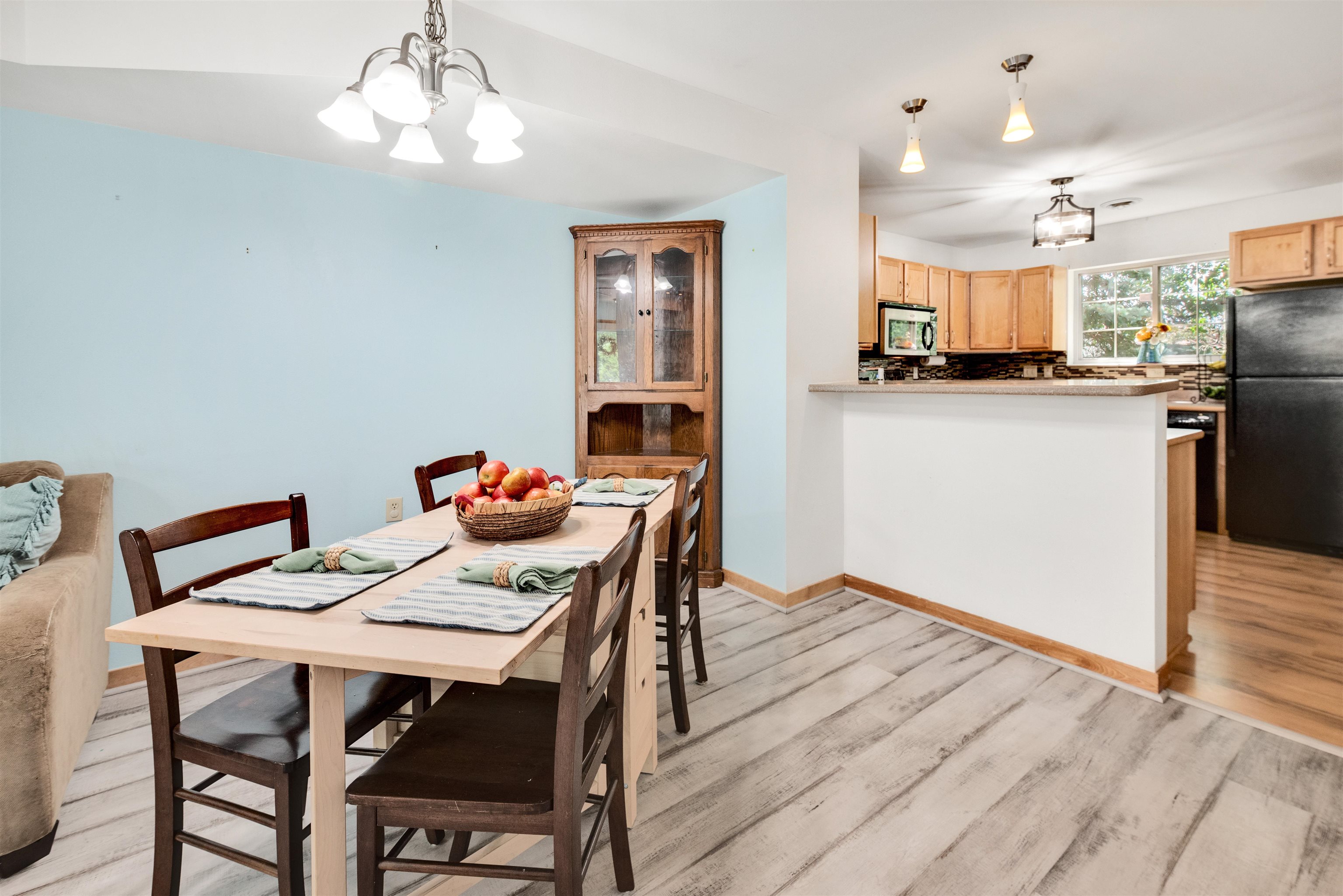 5241 Frisco Court Middleton, WI 53562 - Photo 7 of 34