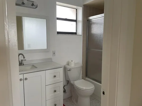 $1,600 | 4640 Lucerne Lakes Boulevard West, Unit 605, Lake Worth, FL 33467