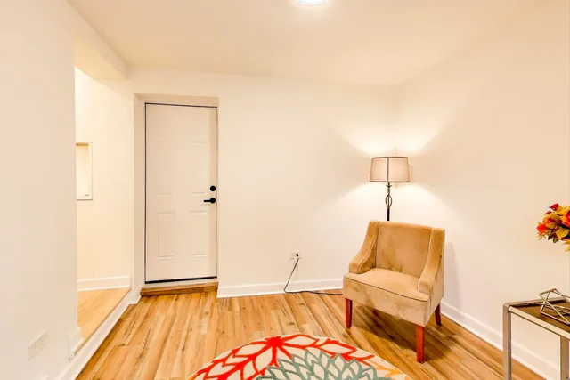 $815,000 | 832 North Delphia Avenue, Park Ridge, IL 60068