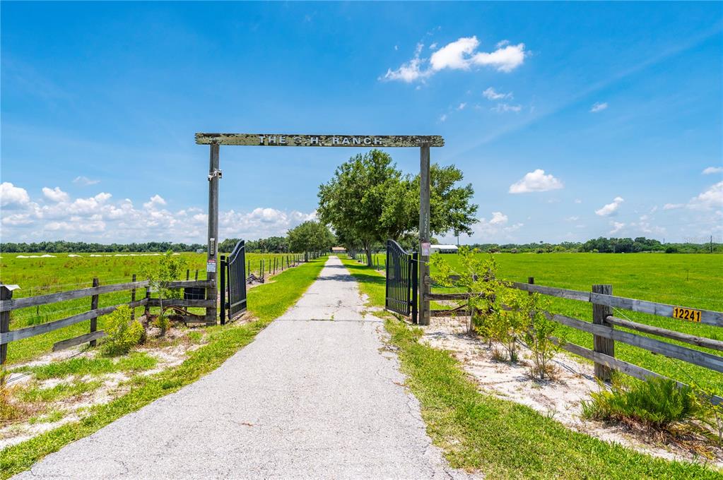 12241 Southwest Gordon Hay Road Arcadia, FL 34269 - Photo 4 of 67