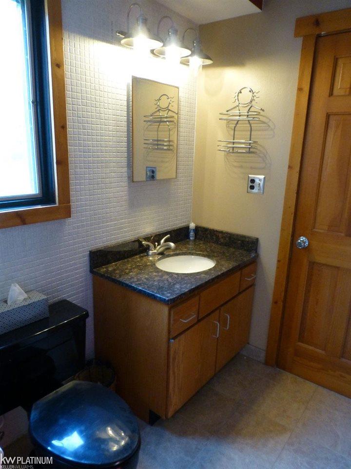 8211 Frith Road Columbus, MI 48063 - Photo 24 of 88 50044135-23.JPG