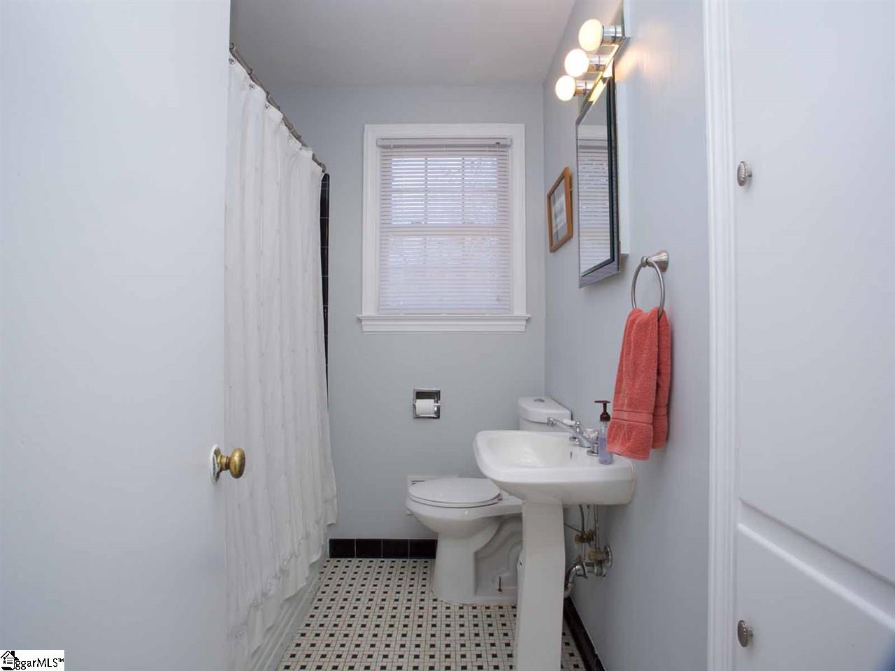 310 Richbourg Road Greenville, SC 29615 - Photo 10 of 19 Gallery Image 10