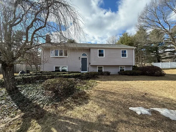 $685,000 | 105 Duncan Road, Stoughton, MA 02072