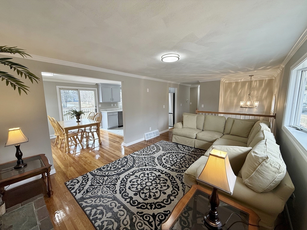 105 Duncan Road Stoughton, MA 02072 - Photo 11 of 38