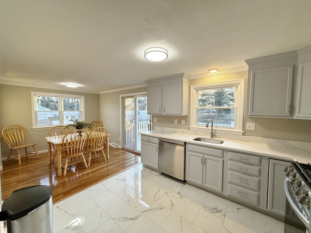 105 Duncan Road Stoughton, MA 02072 - Photo 14 of 38