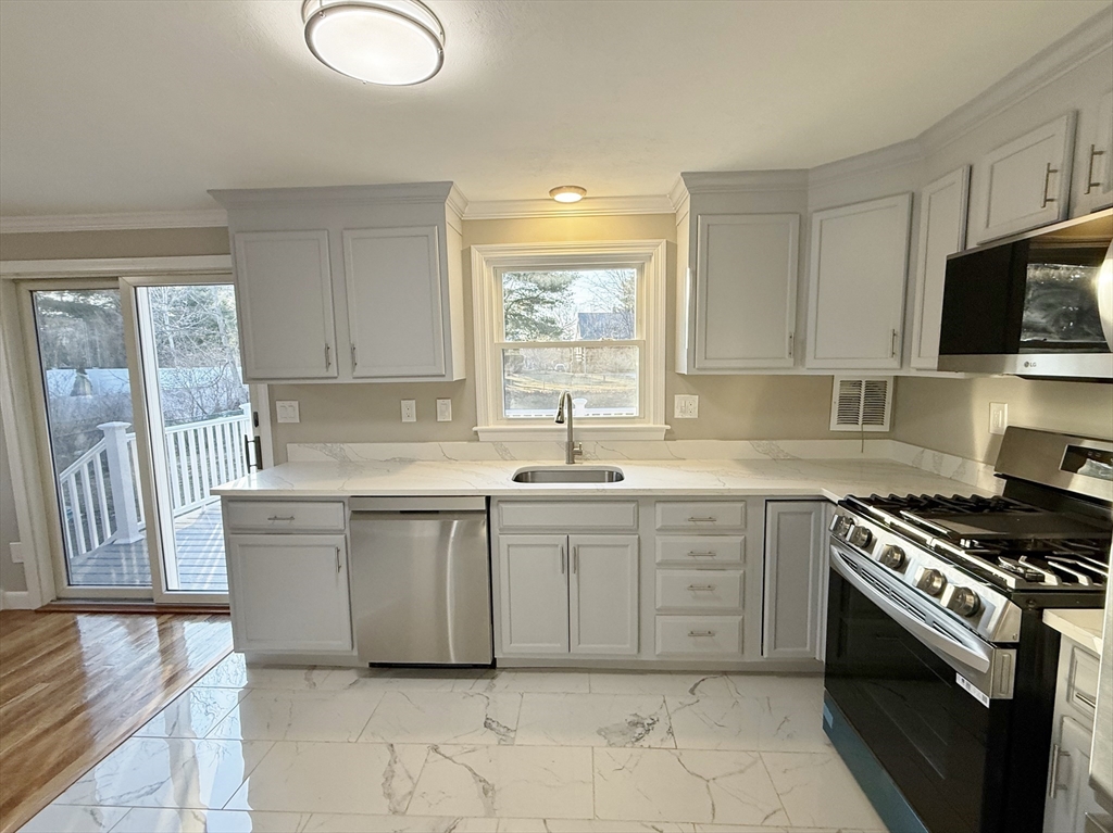 105 Duncan Road Stoughton, MA 02072 - Photo 15 of 38