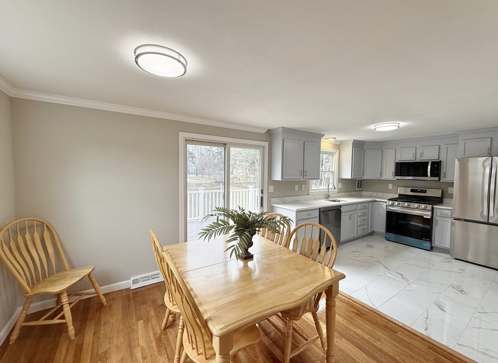 105 Duncan Road Stoughton, MA 02072 - Photo 22 of 38