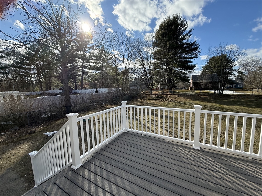 105 Duncan Road Stoughton, MA 02072 - Photo 4 of 38