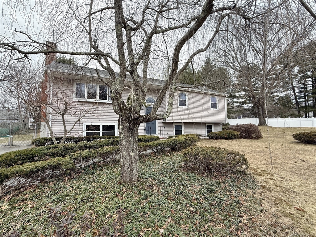 105 Duncan Road Stoughton, MA 02072 - Photo 6 of 38