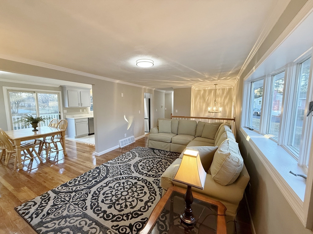 105 Duncan Road Stoughton, MA 02072 - Photo 10 of 38