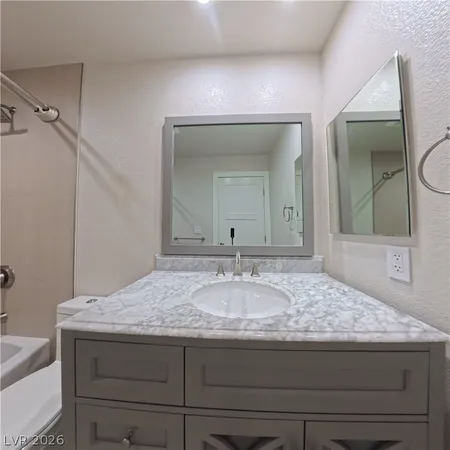 $1,650 | 8600 West Charleston Boulevard, Unit 2047, Las Vegas, NV 89117