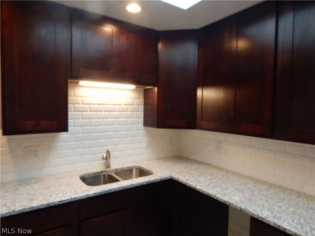 6638 Suffield Road Cleveland, OH 44124 - Photo 10 of 24 Gallery Image 10