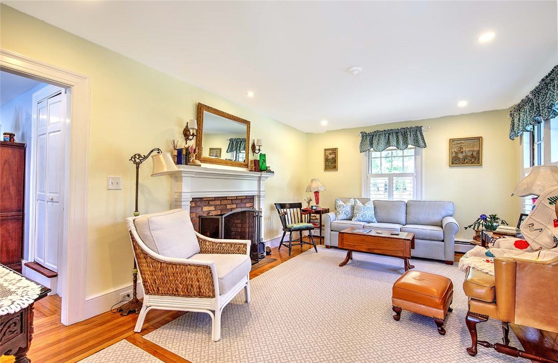119 Alfred Drowne Road Barrington, RI 02806 - Photo 7 of 50
