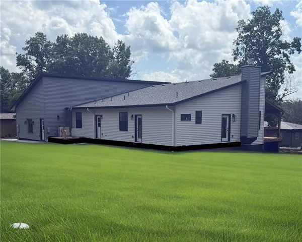 $459,000 | 104 Lakeshore Drive, Kimberling City, MO 65686