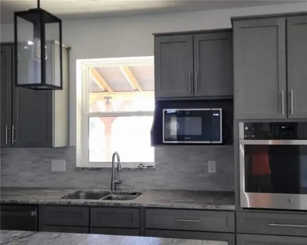 $459,000 | 104 Lakeshore Drive, Kimberling City, MO 65686