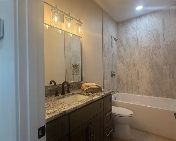 $459,000 | 104 Lakeshore Drive, Kimberling City, MO 65686