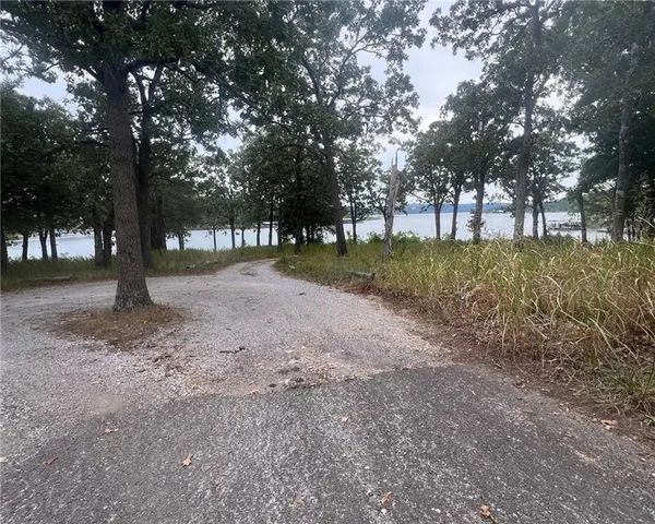 $459,000 | 104 Lakeshore Drive, Kimberling City, MO 65686