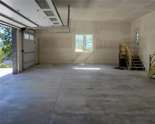 $459,000 | 104 Lakeshore Drive, Kimberling City, MO 65686