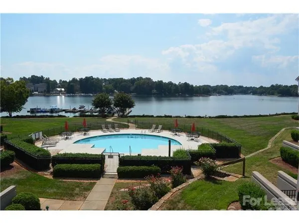 $2,250 | 1313 Torrence Circle, Davidson, NC 28036