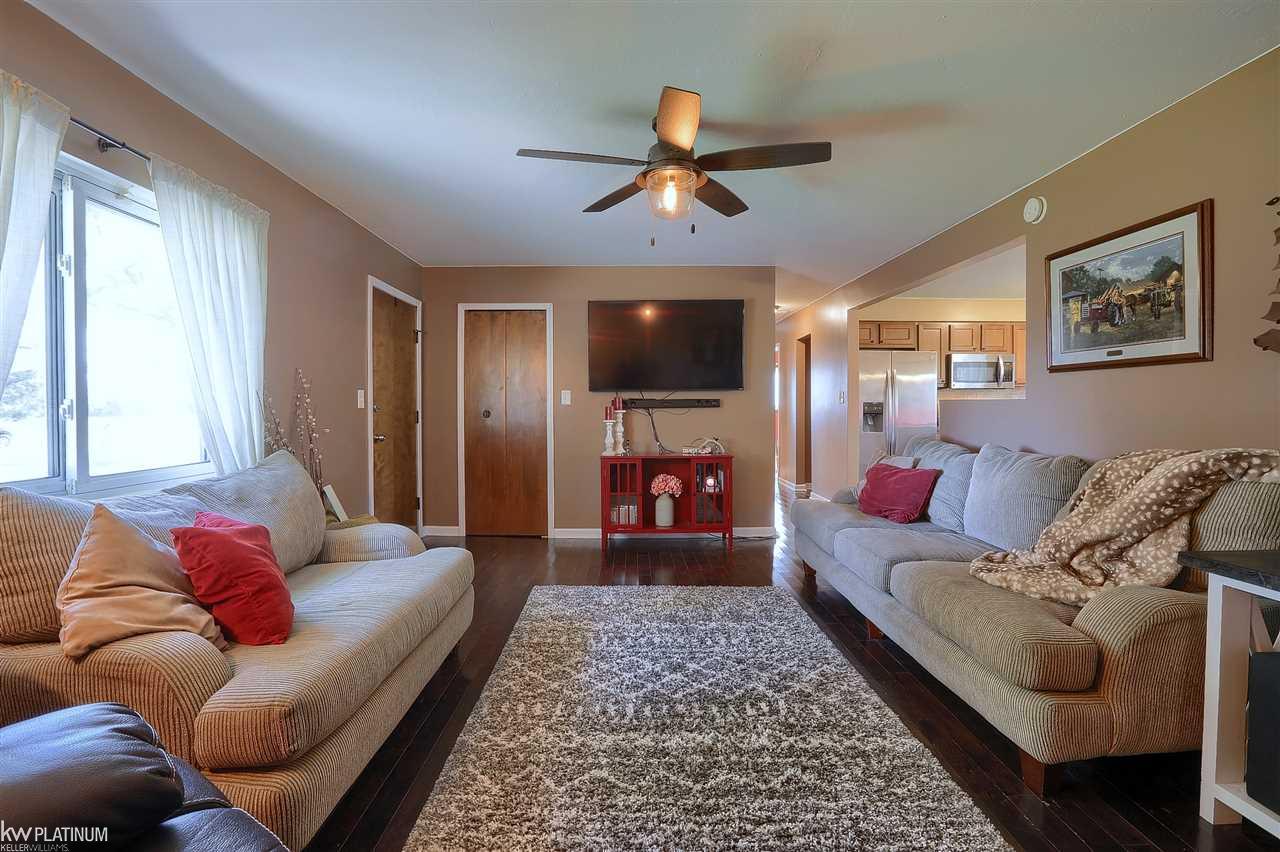 9801 Bartel Road Columbus, MI 48063 - Photo 6 of 26 31394017-5.JPG