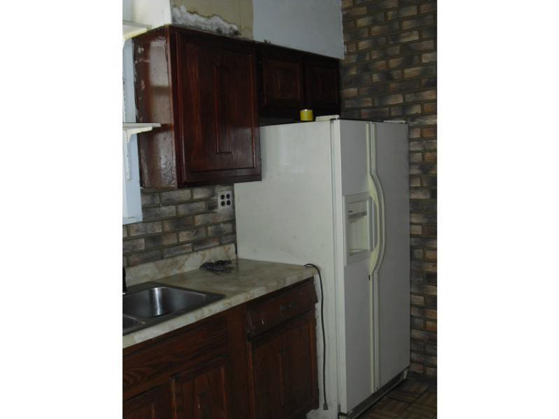 423 Rochelle Street Knoxville, PA 15210 - Photo 5 of 11 Kitchen.
