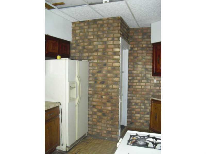 423 Rochelle Street Knoxville, PA 15210 - Photo 8 of 11 Kitchen.