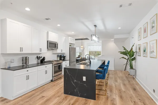 $3,490 | 1417 Kramer Lane, Unit 21, Austin, TX 78758