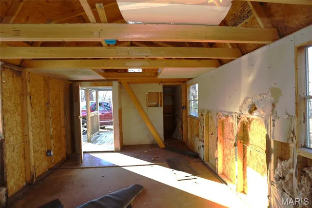 $81,900 | 10063 South Oriole Drive, Bismarck, MO 63624