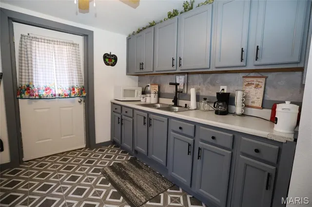 $81,900 | 10063 South Oriole Drive, Bismarck, MO 63624