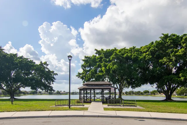 $490,000 | 284 Berenger Walk, Royal Palm Beach, FL 33414