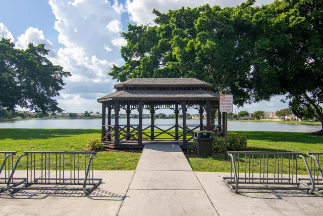 $490,000 | 284 Berenger Walk, Royal Palm Beach, FL 33414