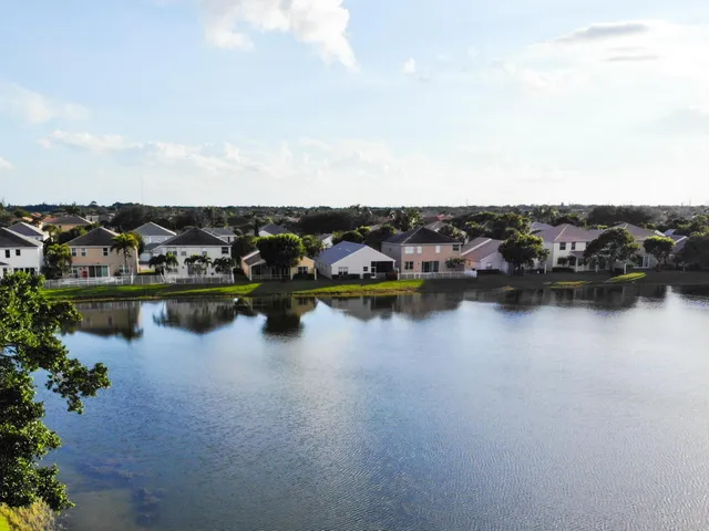 $490,000 | 284 Berenger Walk, Royal Palm Beach, FL 33414