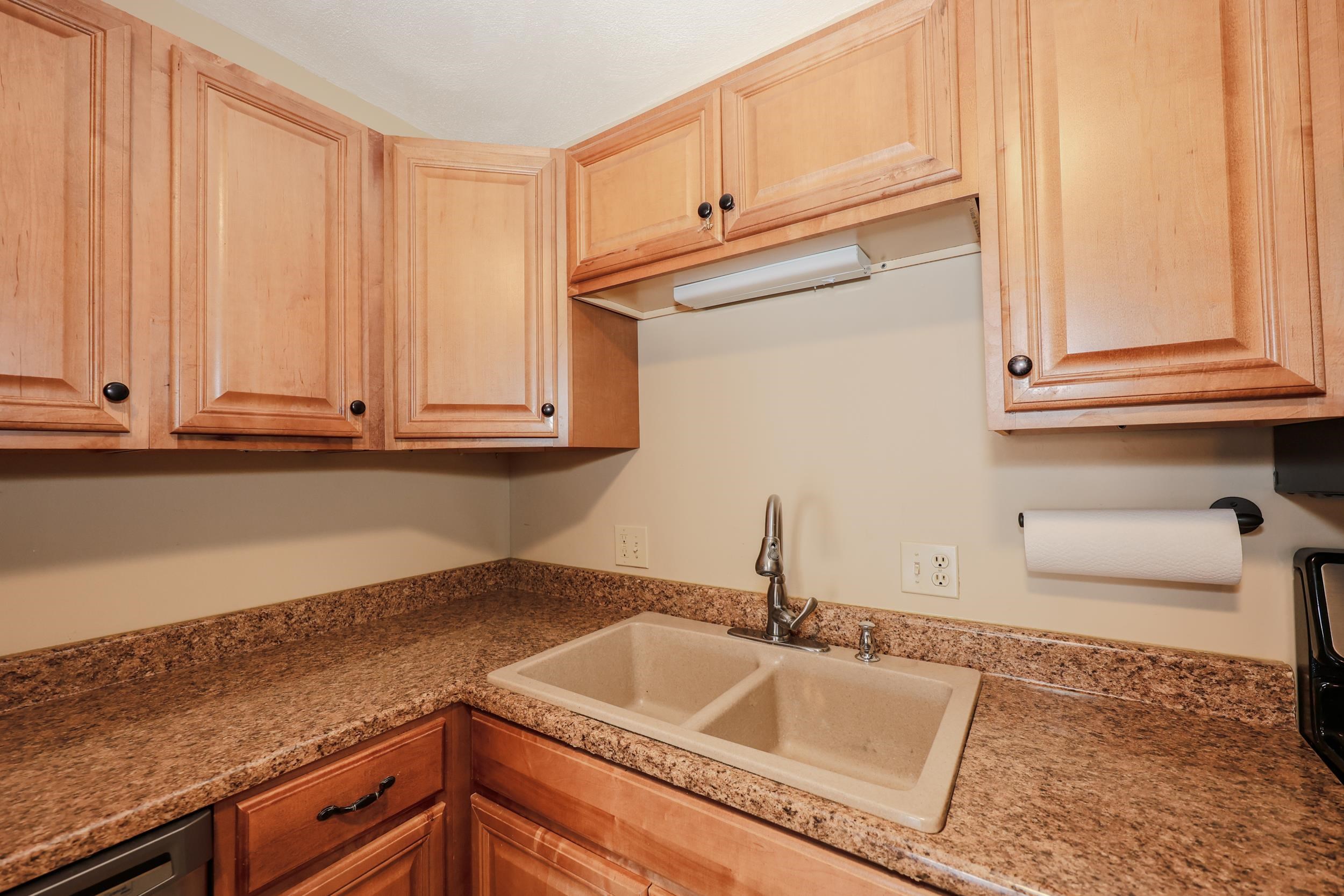 310 Brook Village Road, Unit 33 Nashua, NH 03062 - Photo 11 of 32 Gallery Image 11