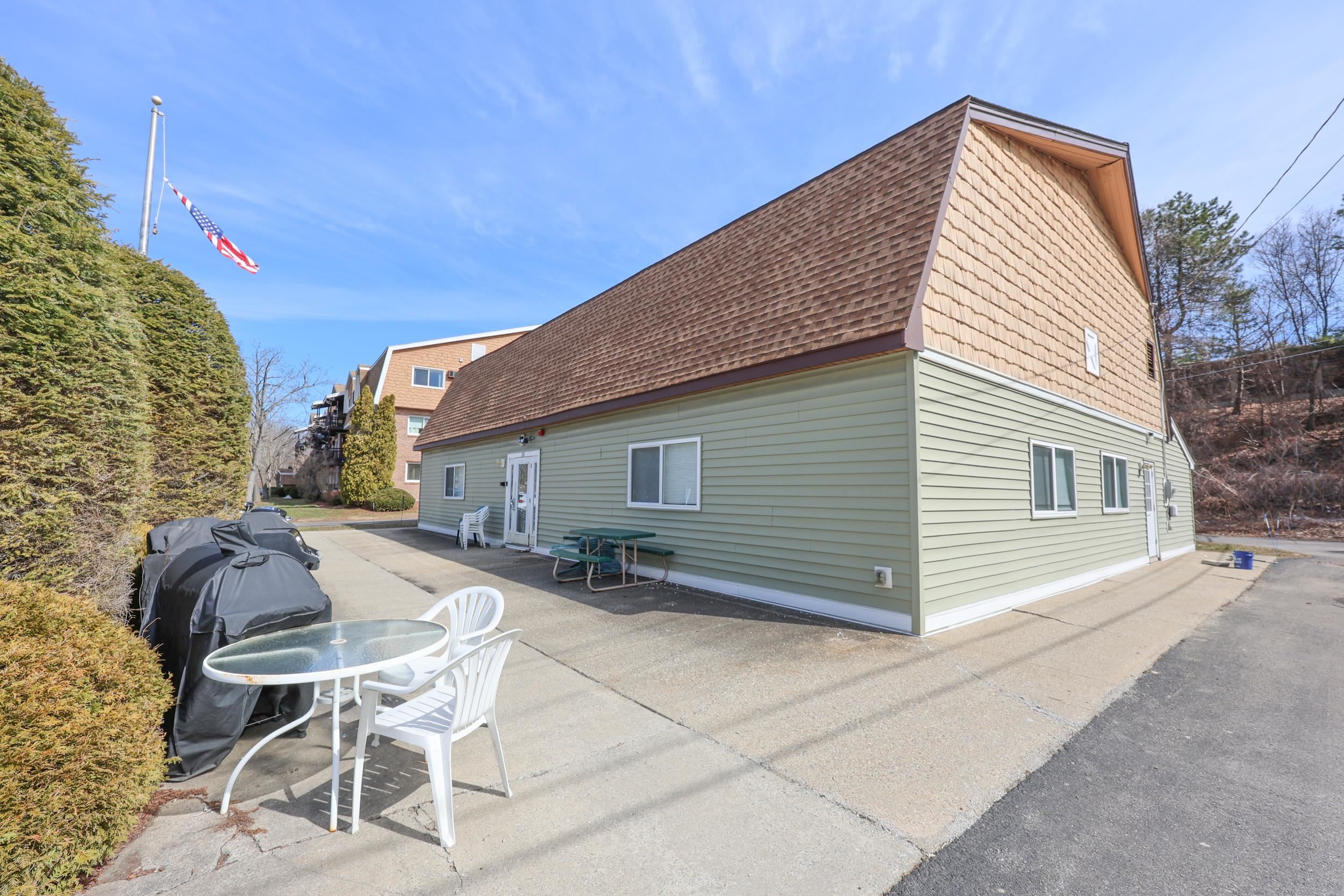310 Brook Village Road, Unit 33 Nashua, NH 03062 - Photo 28 of 32 Gallery Image 28