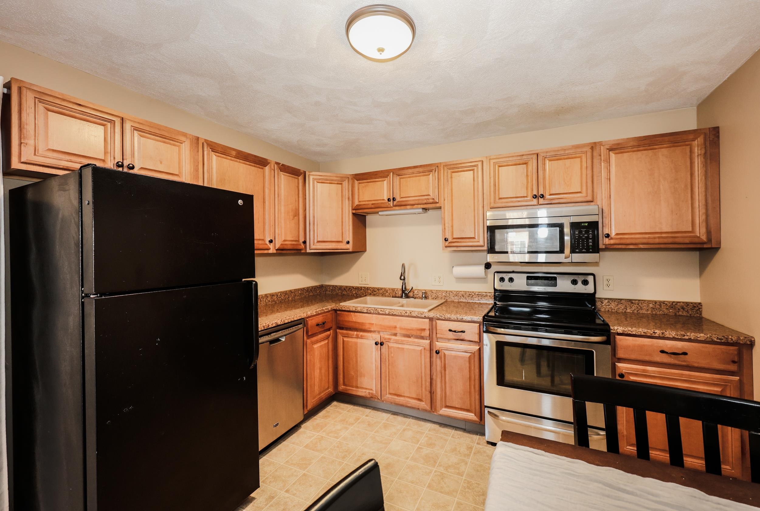 310 Brook Village Road, Unit 33 Nashua, NH 03062 - Photo 10 of 32 Gallery Image 10