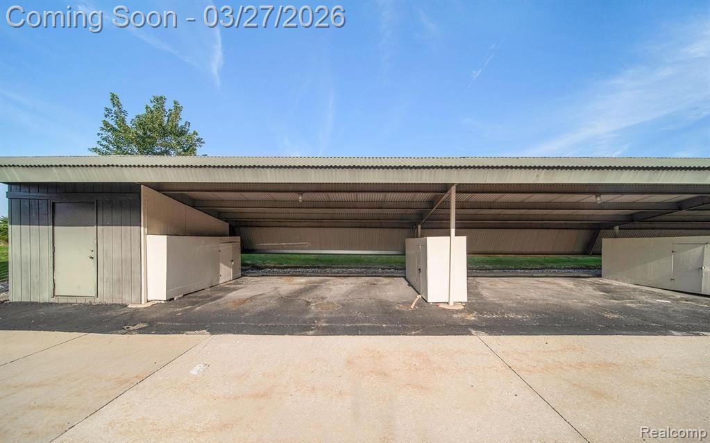 1932 Klingensmith Road Bloomfield Hills, MI 48302 - Photo 23 of 27