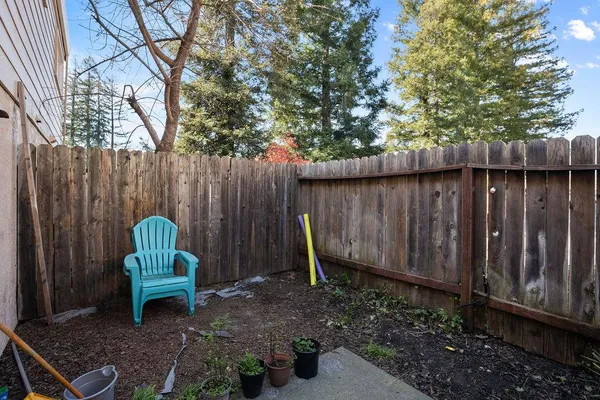 $250,000 | 7032 Fair Oaks Boulevard, Unit 5, Carmichael, CA 95608