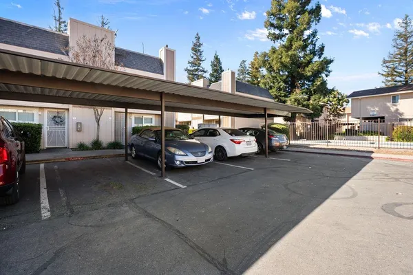 $250,000 | 7032 Fair Oaks Boulevard, Unit 5, Carmichael, CA 95608
